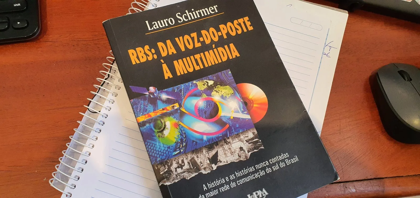 RBS: Da voz-do-poste à Multimídia (capa)